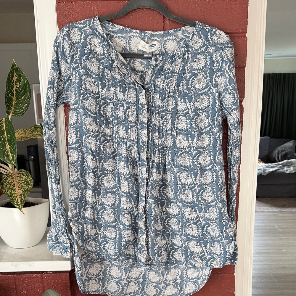 Old Navy Blue and White Floral Tunic Blouse